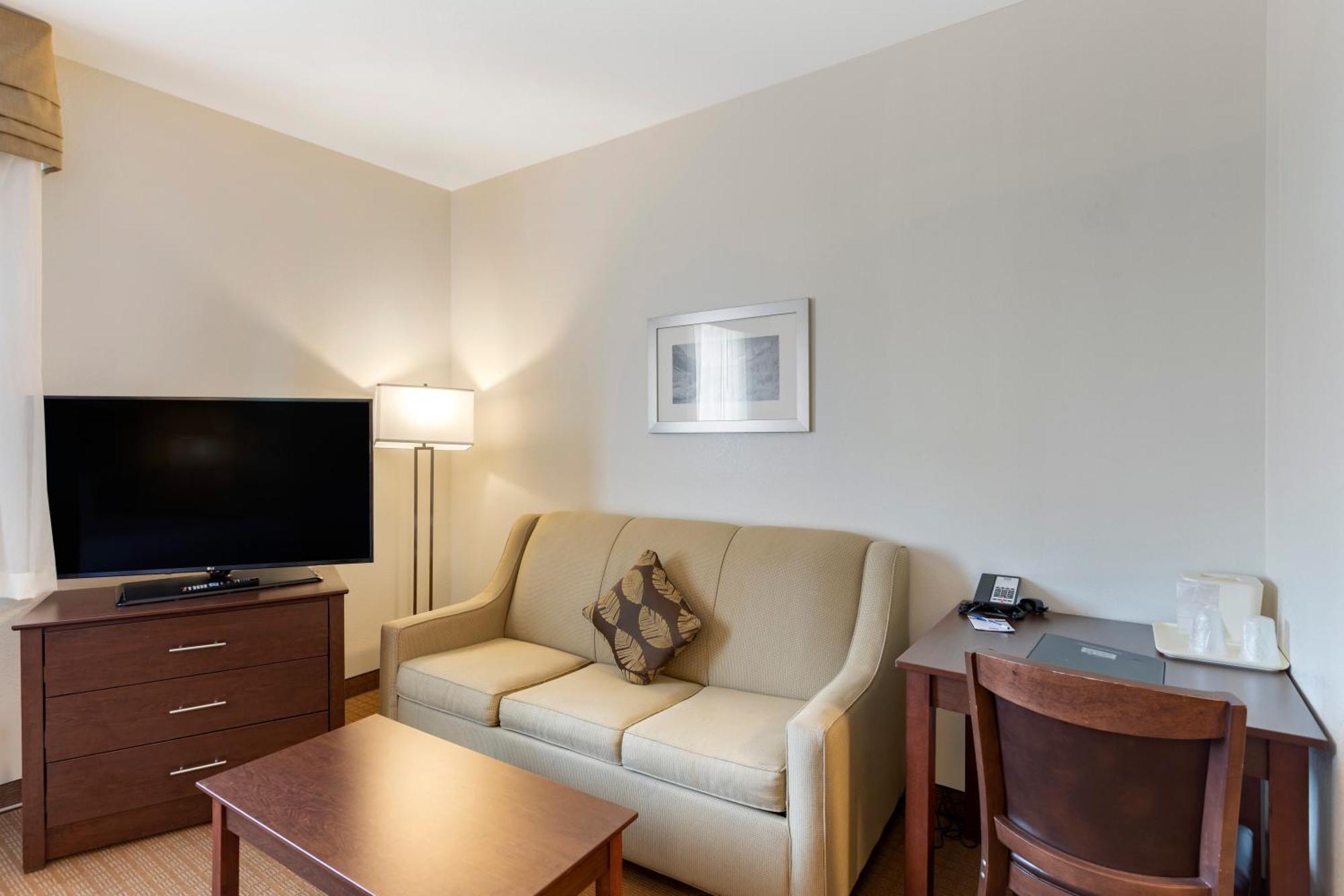 King Suite with Sofa Bed,1280486059:JPEG