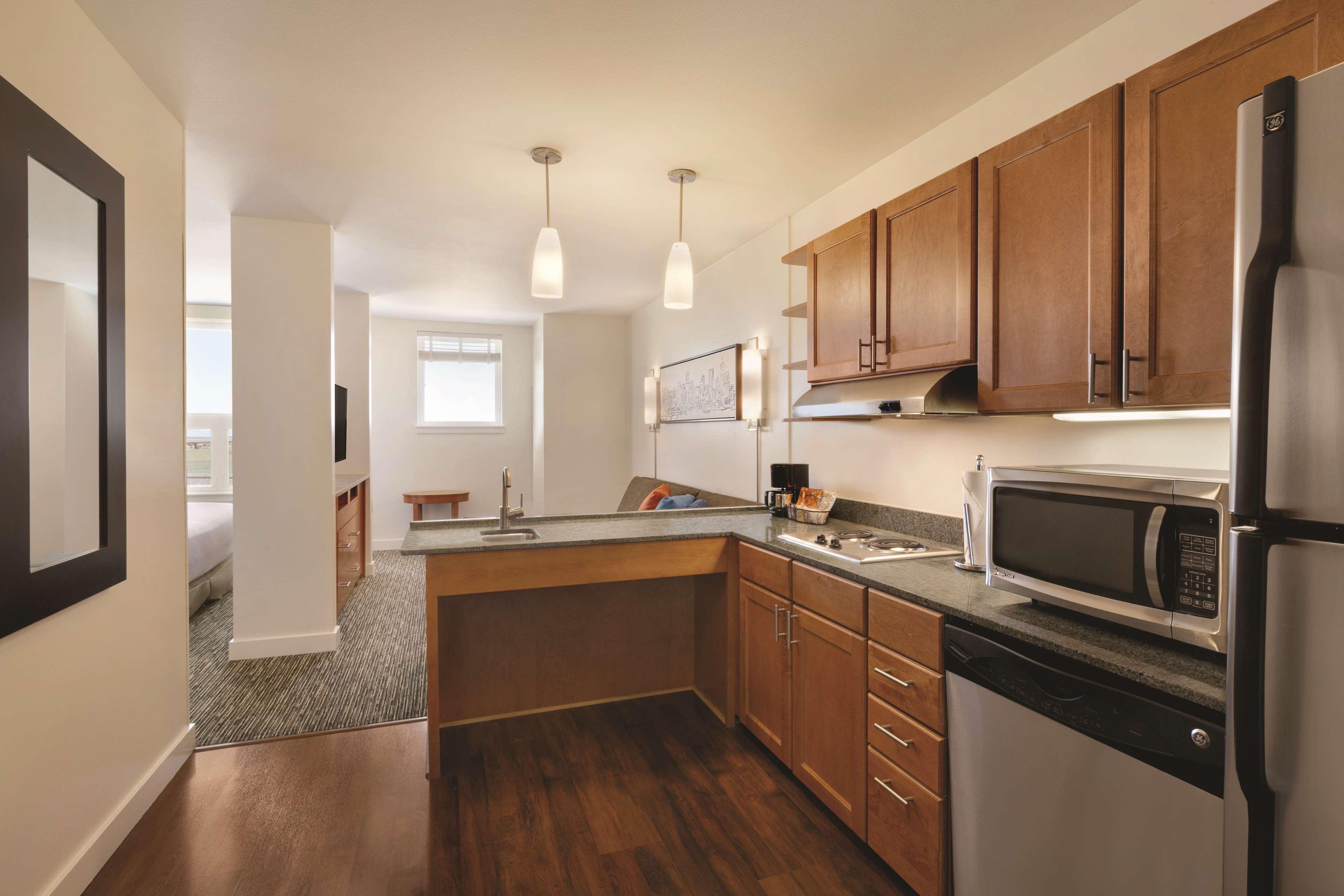 Studio Suite with Mountain View,1438826572:JPEG