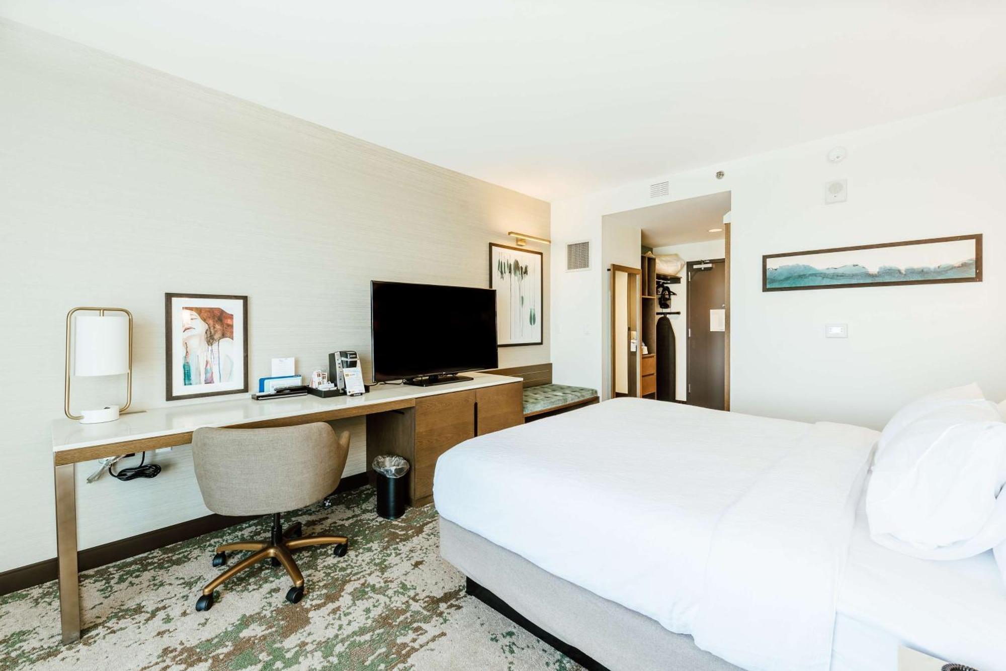 Premium King Room,1552181830:JPEG