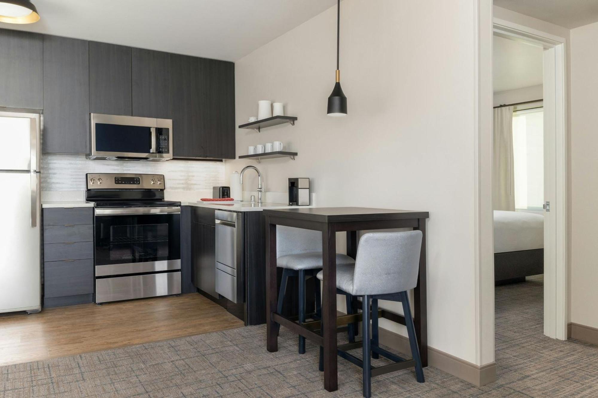 One-Bedroom King Suite,1658105904:JPEG