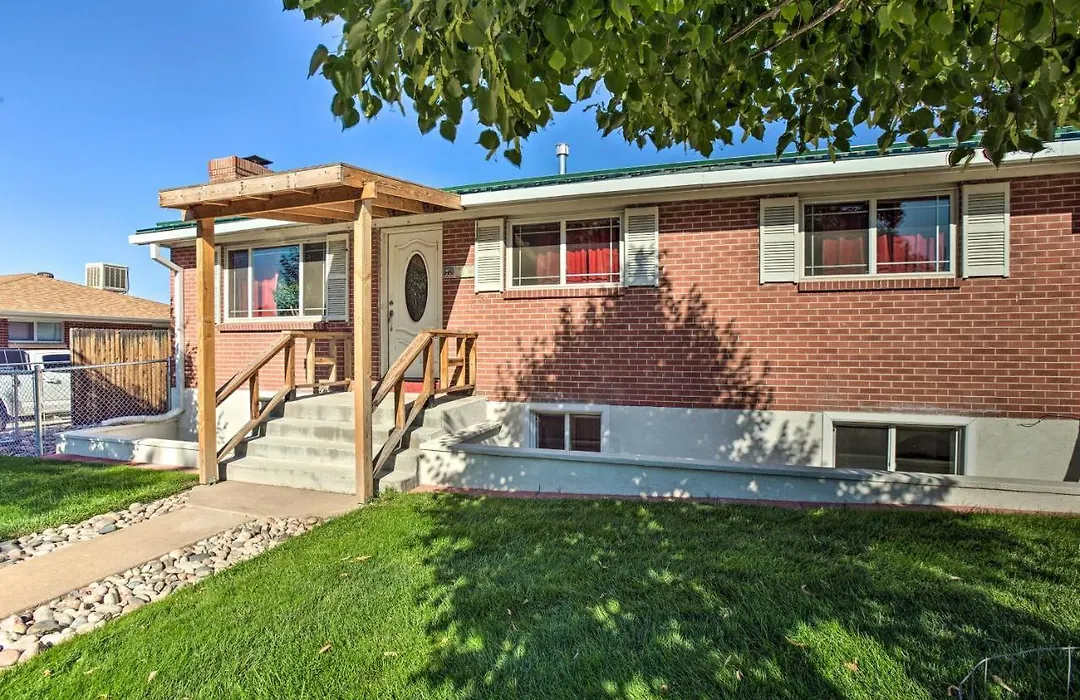 4 Mi To Coors Field: Charming Apartment W/ Patio-1