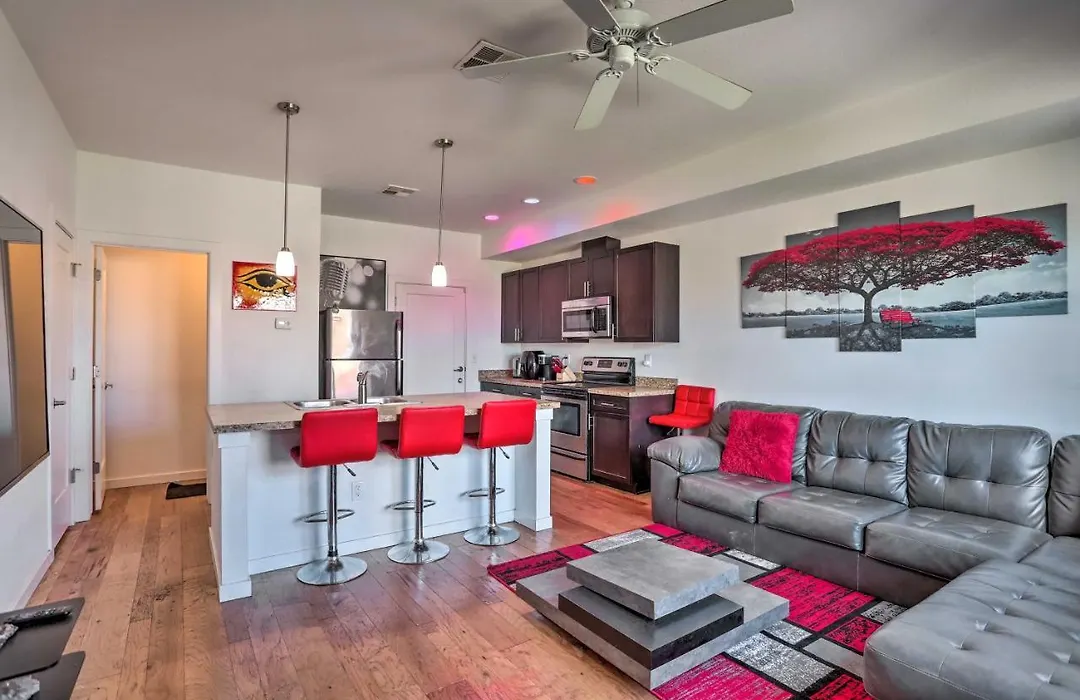 Less Than Half Mi To Central Park Spacious Denver Townhome-1