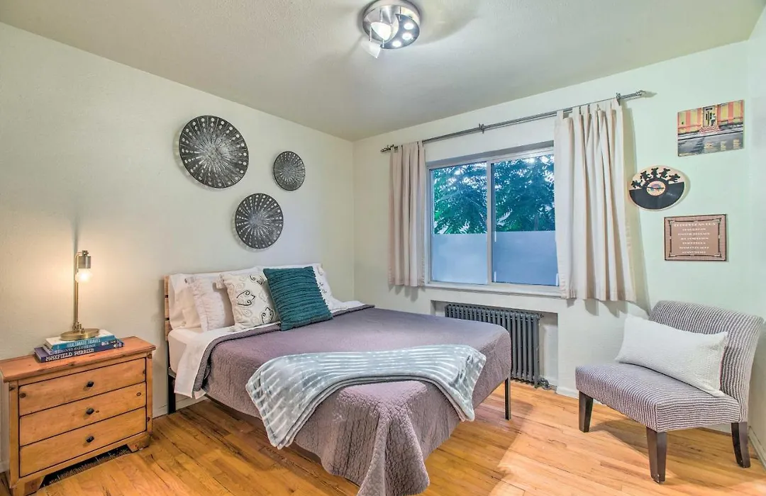 Cozy Sunnyside Flat 1 Mi To Tennyson Street!-1