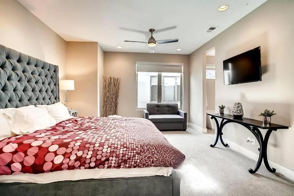 Luxurious, 3 Bdr Home-Balcony, Rooftop And Parking-1