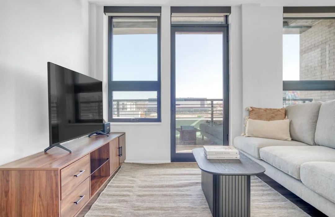 Congress Park 2Br W Gym Pool Nr Shops Dining Den-135-1