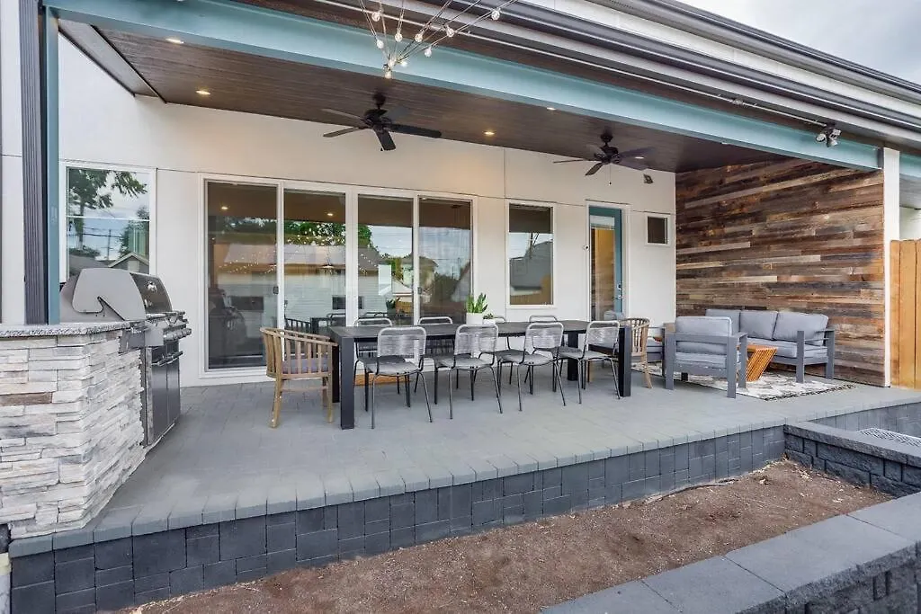 Zen Haus* Lavish Getaway W/ Gym, Sauna, Hot Tub-1