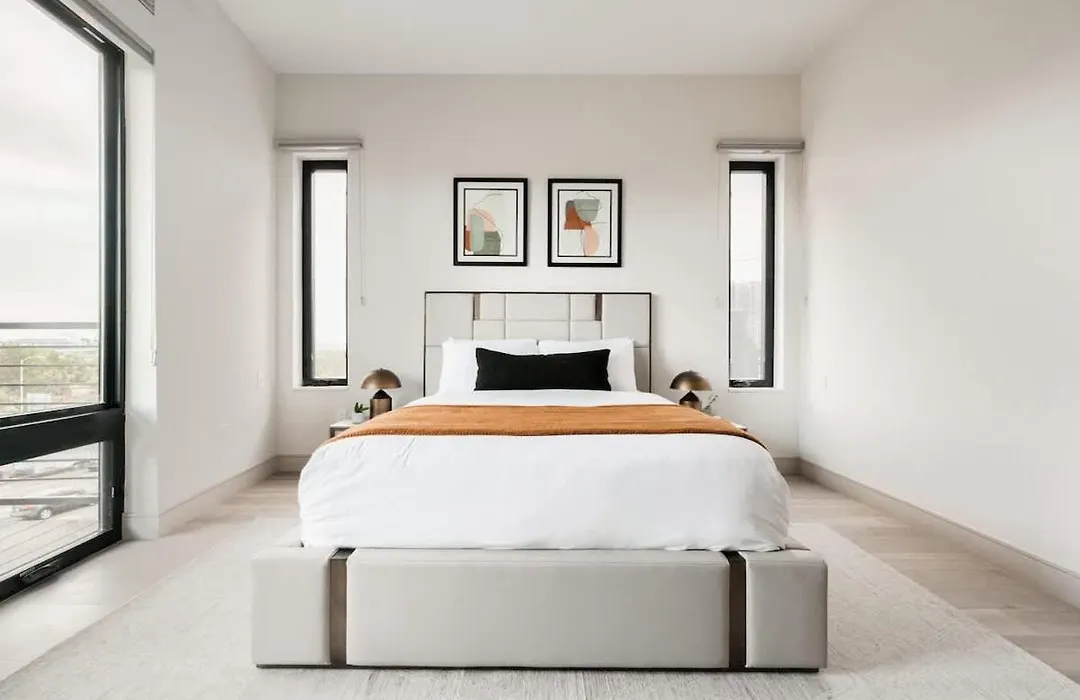 City Views! - Chic Jefferson Park Condo - Tesoro-1