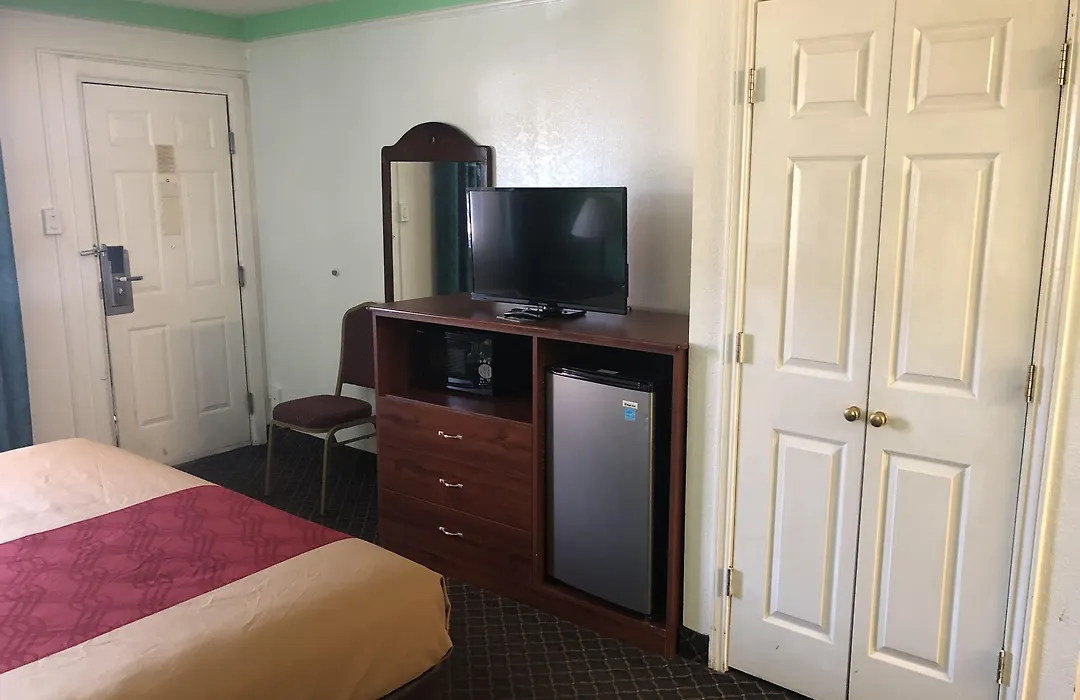 Americas Best Value Inn Denver-1