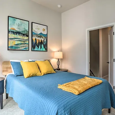 Trendy Denver Townhome - Walk To Mile High Stadium-3