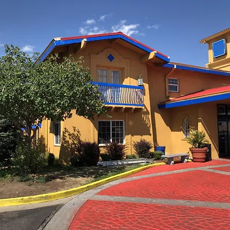 Americas Best Value Inn Denver-2