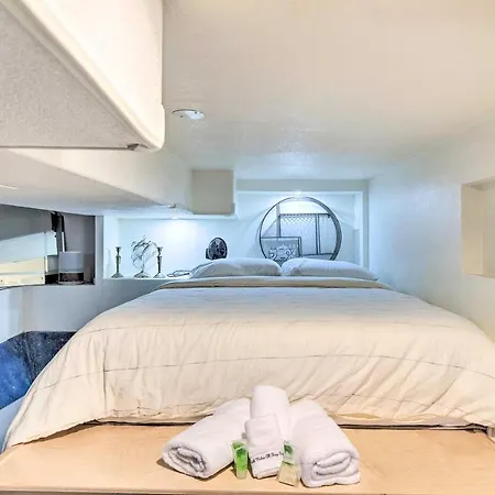 Steps To City Park + Restaurants: Denver Studio-3