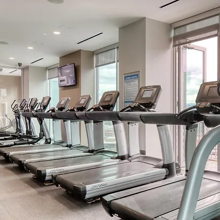 Upper Downtown 1Br W Gym Pool Nr 16Th St Mall Den-180-3