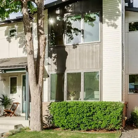 Zen Haus* Lavish Getaway W/ Gym, Sauna, Hot Tub-2