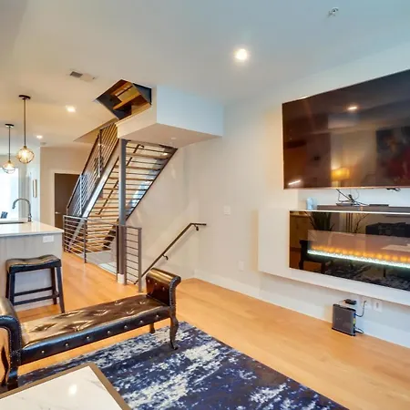 Rooftop Deck And Mtn Views Luxe Denver Home-2