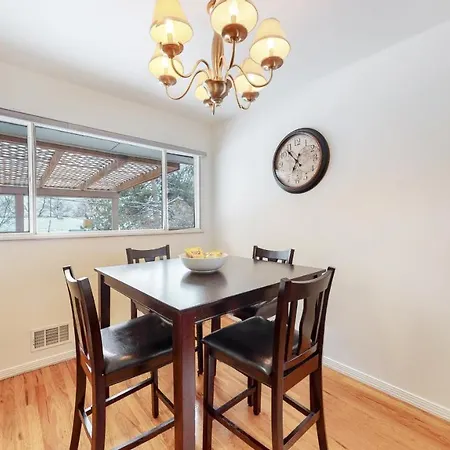Denver 5 King Bed, Huge House With 2 Kitchens Yard-3