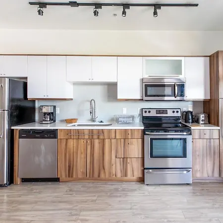 University 1Br W Wd Nr Campus Dining Bars Den-21-3