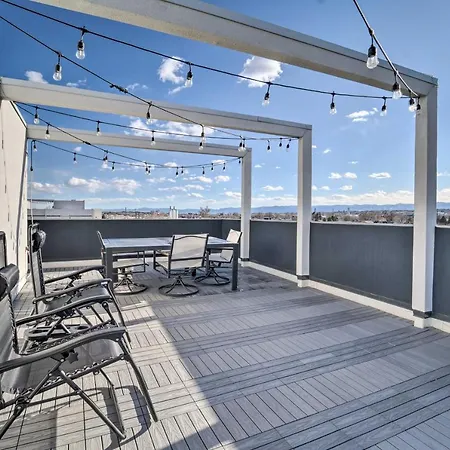 Sleek Townhome With Rooftop Patio And Mountain Views!-2