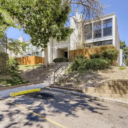 Sunny Suburban Getaway 4Br 3Ba Condo W Pool-3