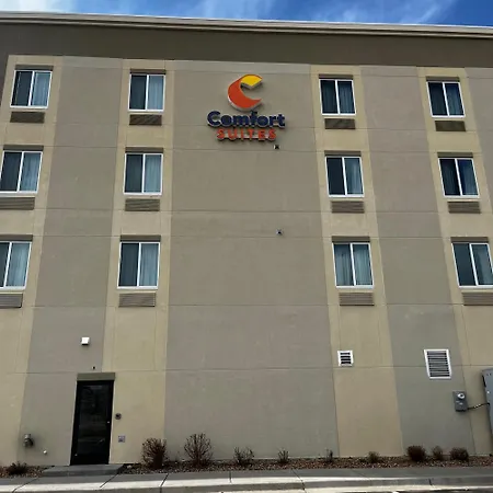 Comfort Suites Denver International Airport-3