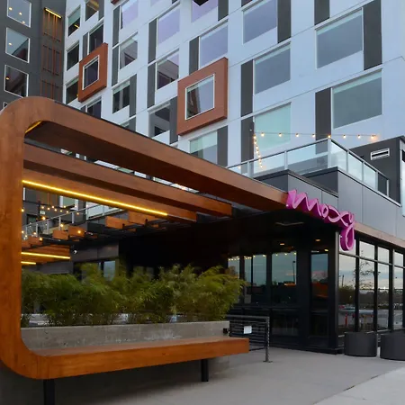 Moxy Denver Cherry Creek-2