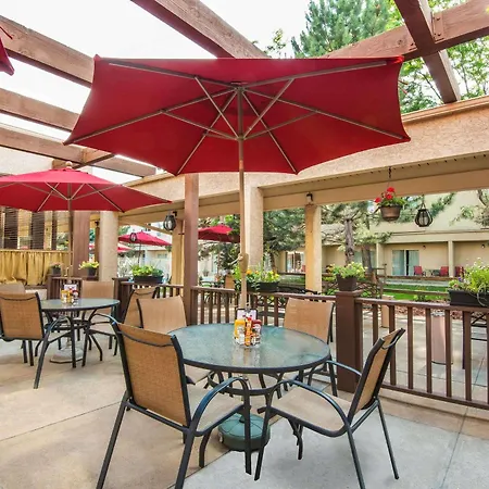 Ramada By Wyndham Denver Downtown-3