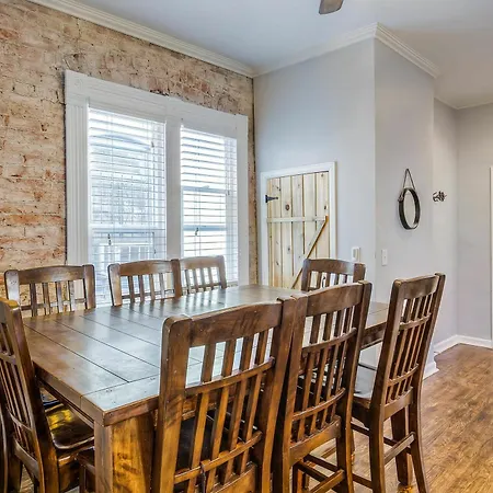 Huge Remodeled Home Downtown Sleeps 16!-3